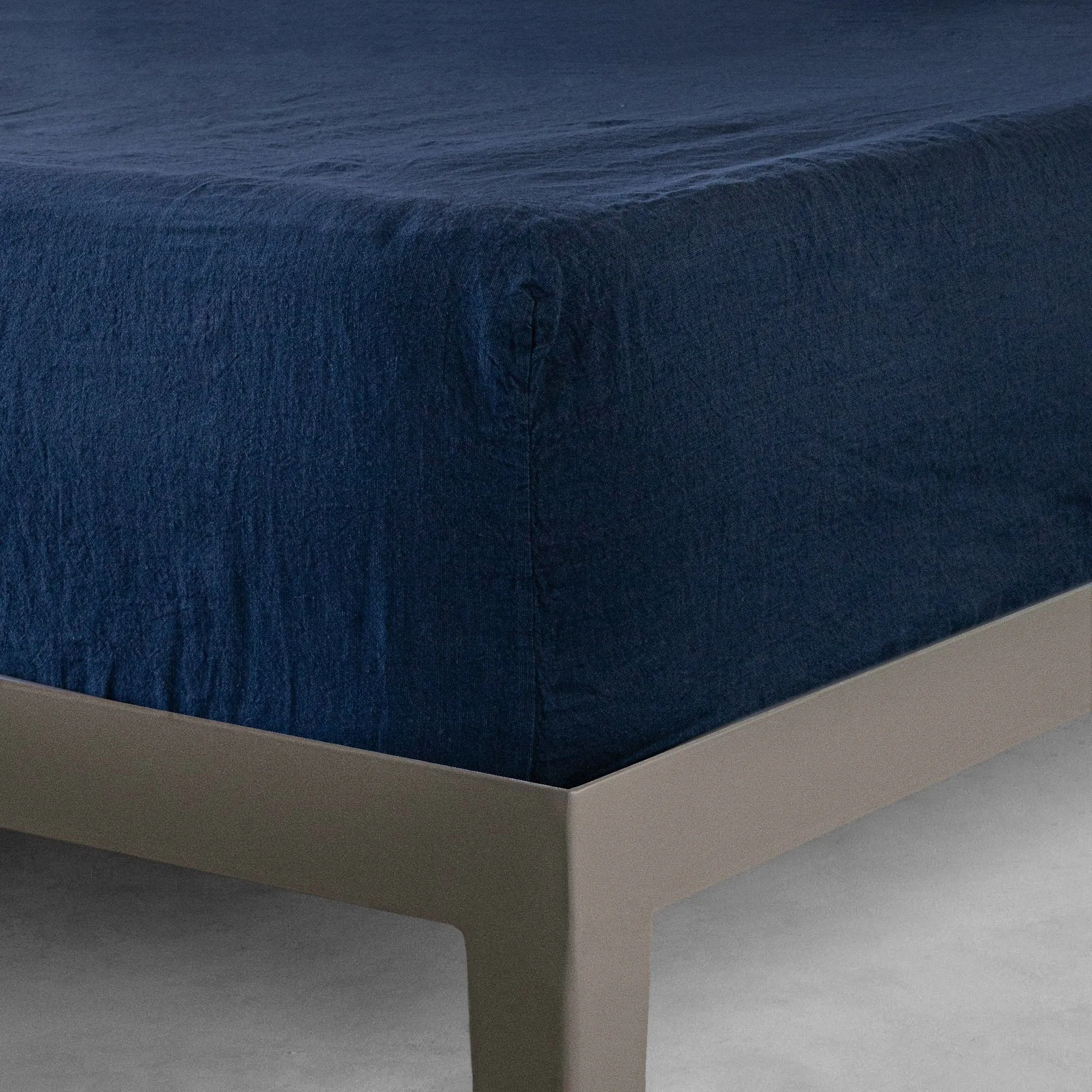 Basix Linen Fitted Sheet - Bateau