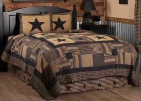 Black Check Star Queen Quilt Set; 1-Quilt 90Wx90L w/2 Shams 21x27