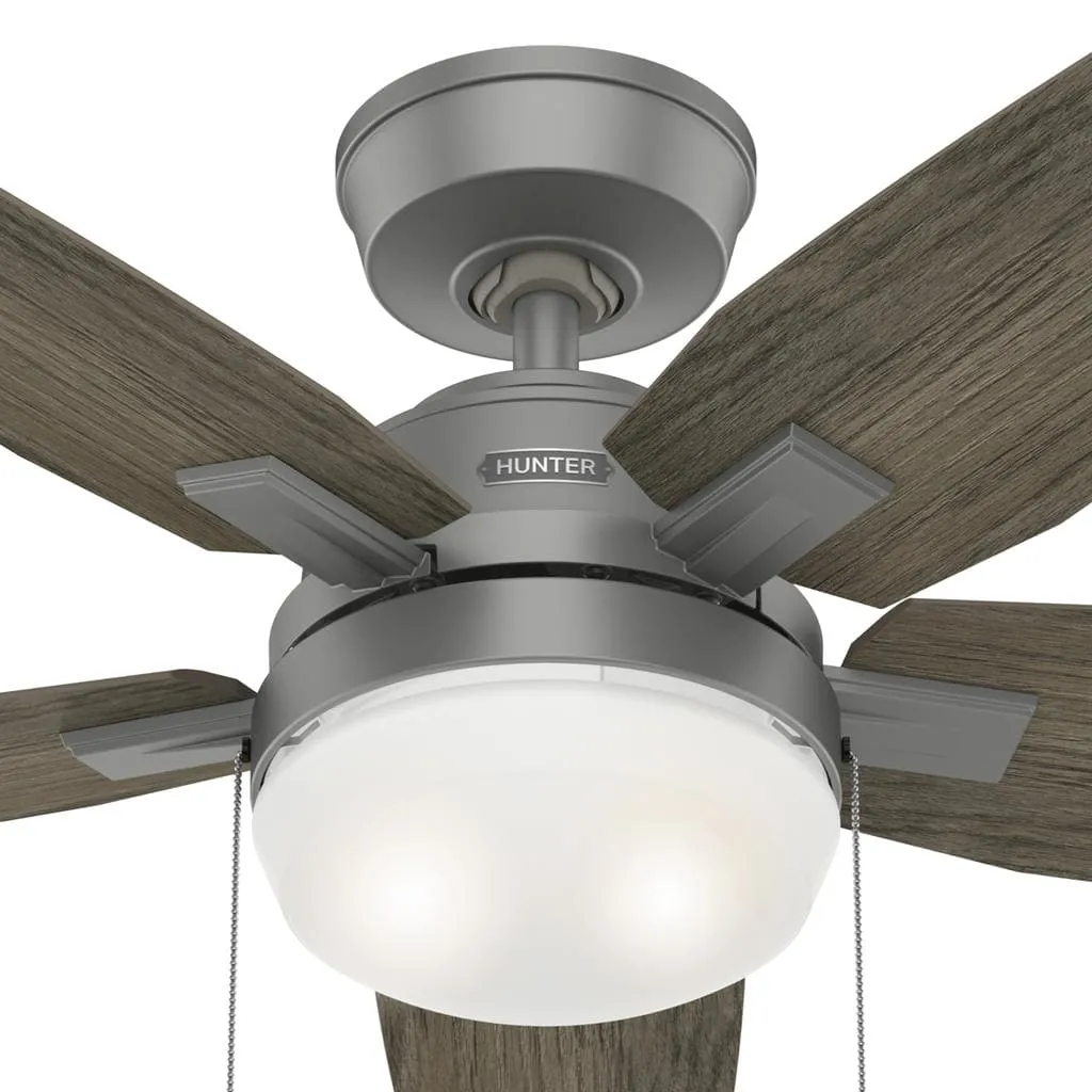 Hunter Fan Matte Ceiling Fan.Keep your spaces fresh and pleasant with this 112 cm / 44" 5-blade ceiling fan with LED lighting.-464038