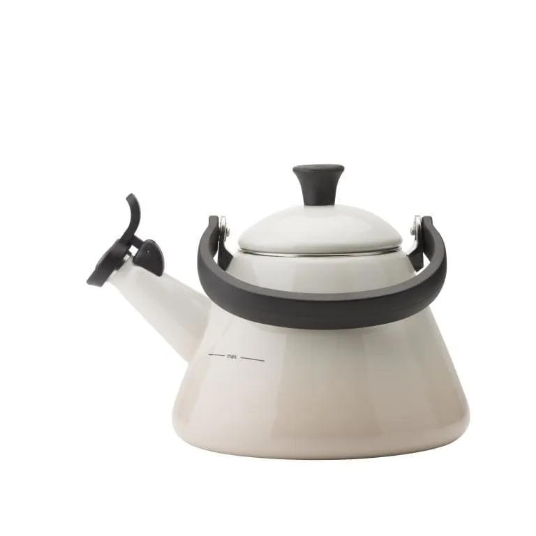 Le Creuset Kone Kettle with Fixed Whistle 1.6 litre Meringue