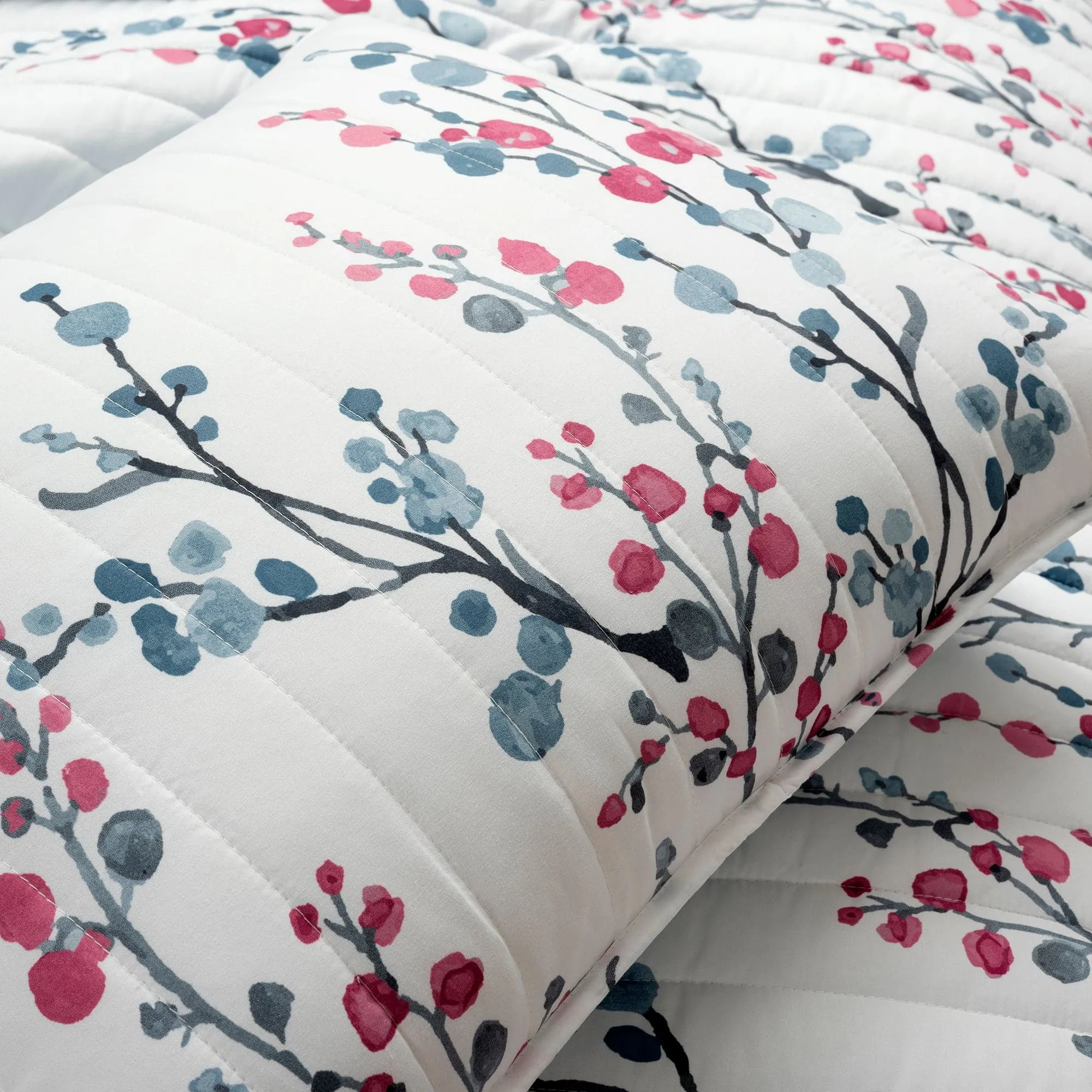 Mirabelle Watercolor Floral Reversible 3 Piece Quilt Set