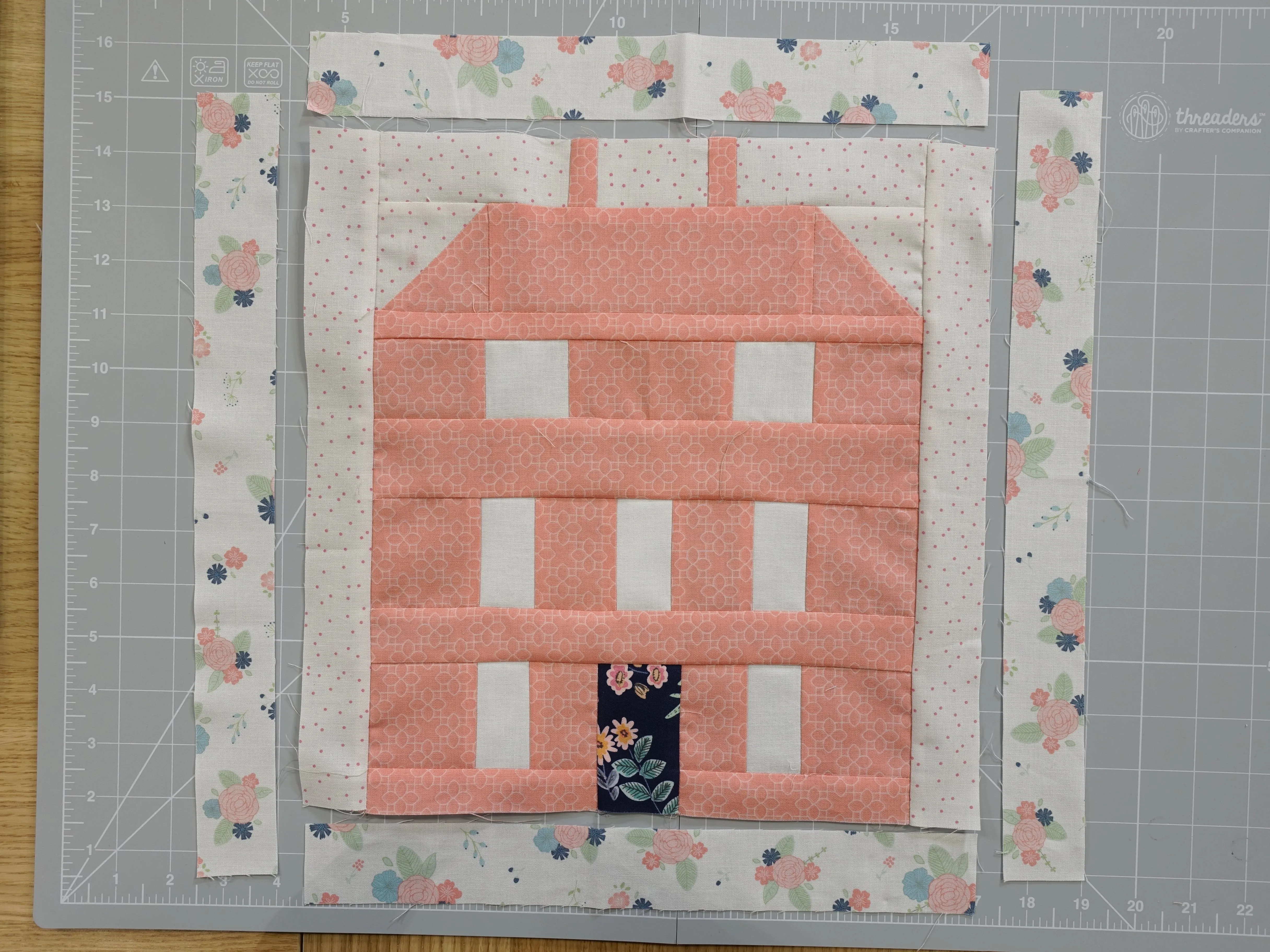 Red Manor House Quilt Pattern