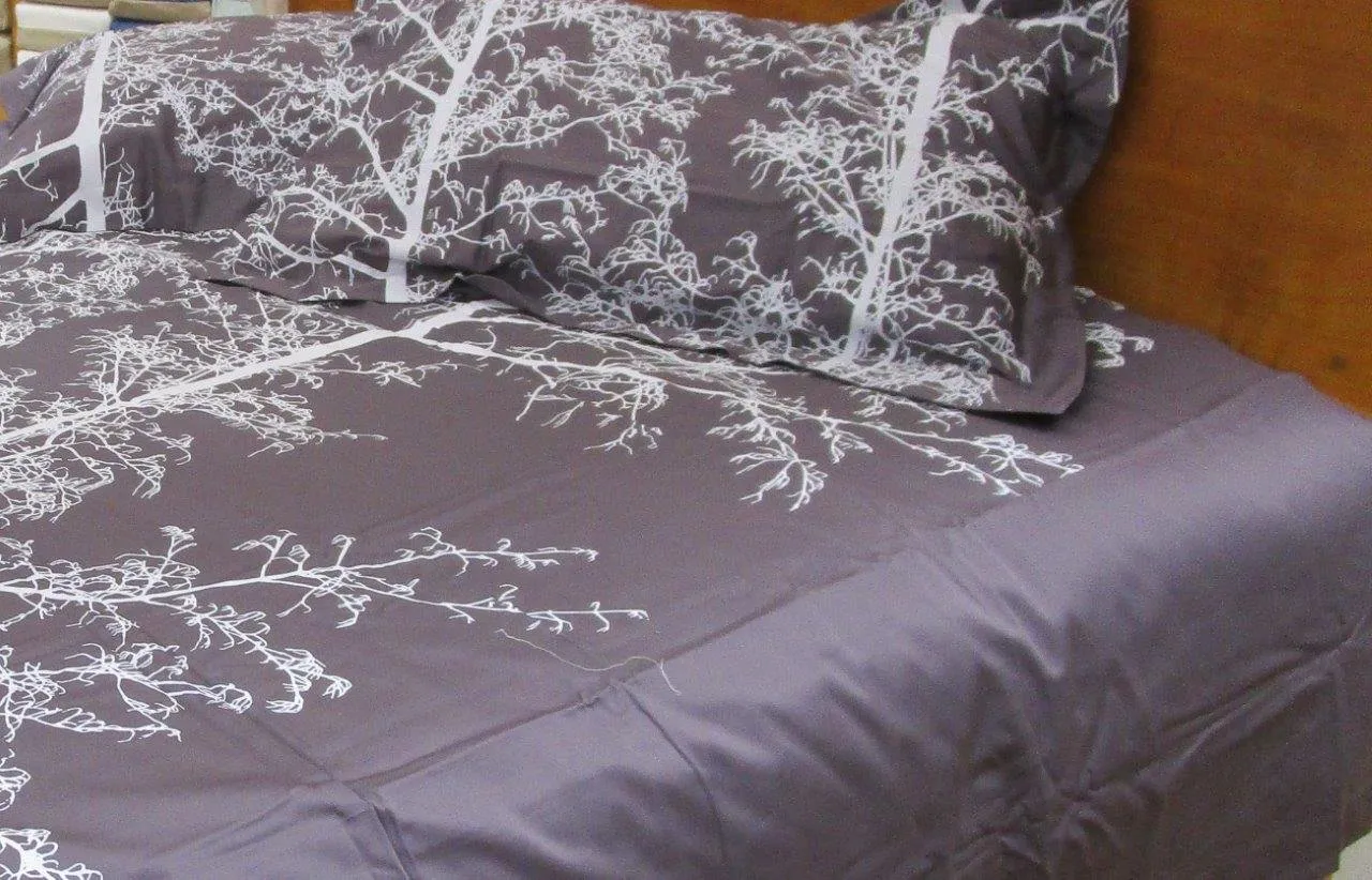 Simple Luxury Quilt Set Dusty Aubergine Silhouette