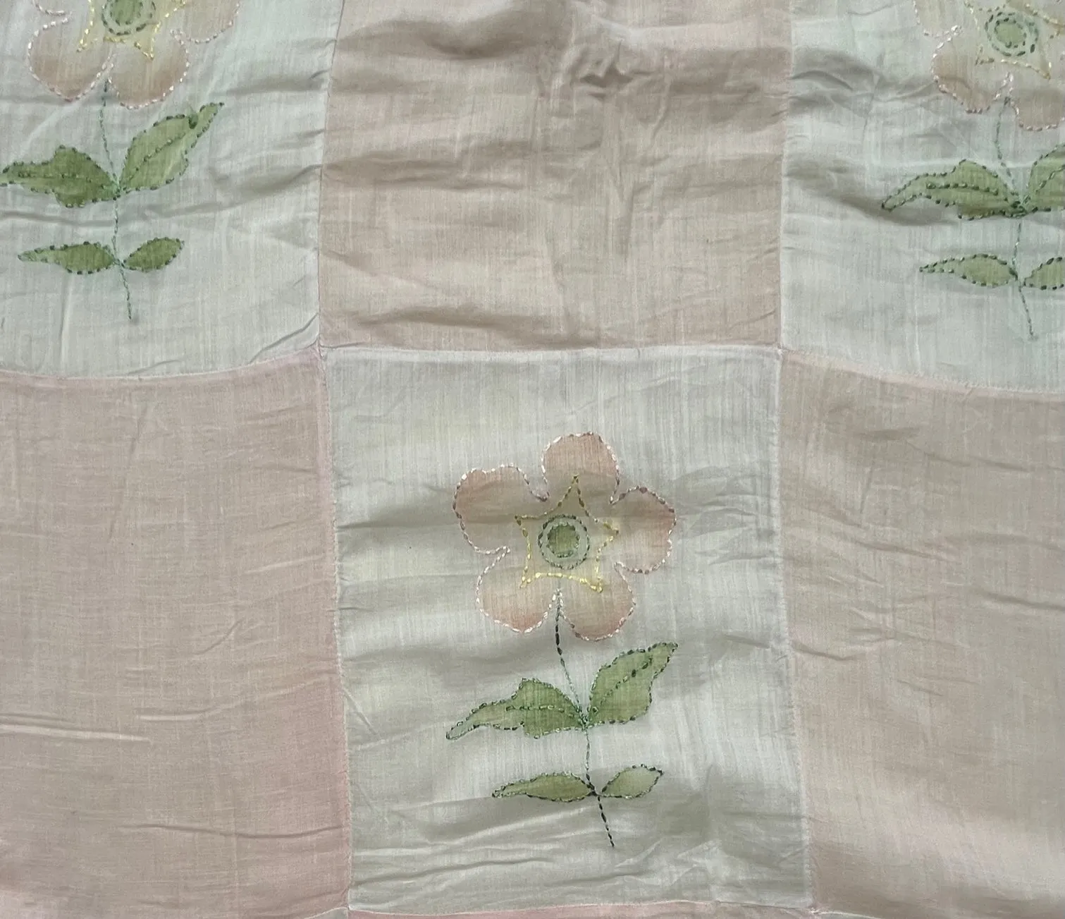 Vintage Sweet Flower Bassinet Puff Quilt